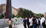 “瞻仰革命先烈，弘揚(yáng)愛國(guó)精神”主題黨日活動(dòng)