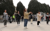 電子信息工程系分團(tuán)委組織開(kāi)展“你我共牽手，愛(ài)心送溫暖”志愿服務(wù)活動(dòng)